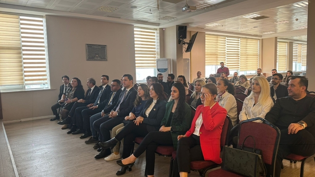 Adana'da "Aile İçi İletişim" semineri düzenlendi
