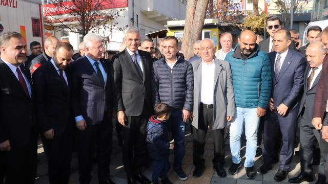 Sağlık Bakanı Memişoğlu, Çankırı'da ziyaretlerde bulundu