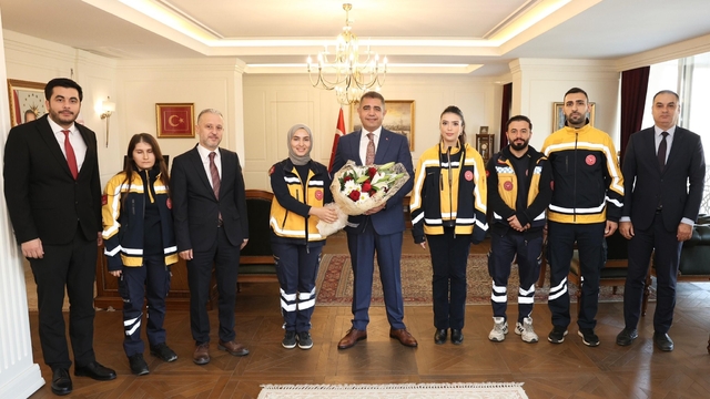 Vali Aslan acil sağlık çalışanları ağırladı