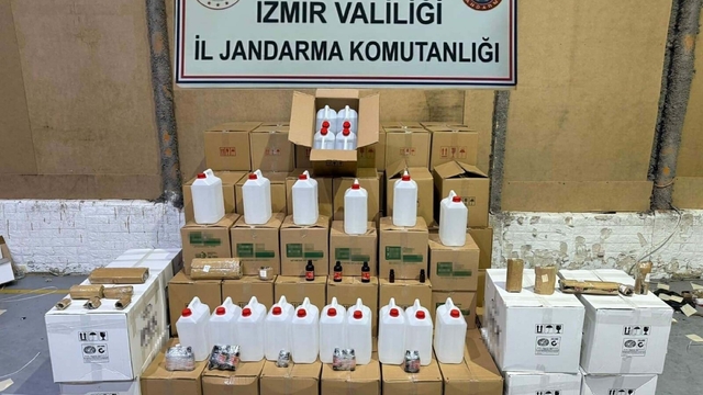 Yılbaşı öncesi İzmir'de 2 bin 850 litre sahte etil alkol ele geçirildi