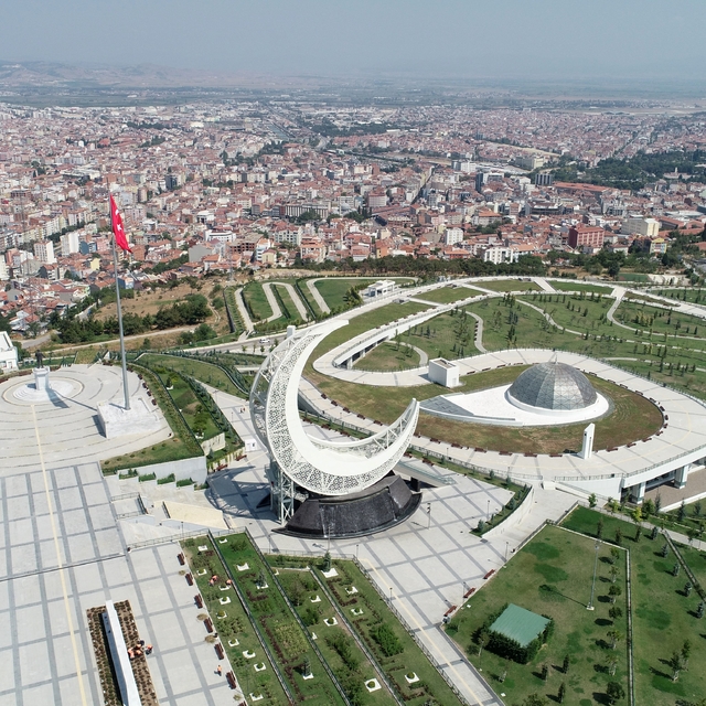 Karesi'de birleştirilmiş dükkanlardaki ruhsat krizi
Balıkesir Ticaret Odası...