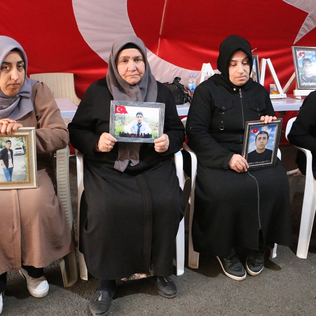 Diyarbakır anneleri gelecek güzel haberler için sabırsızlanıyor