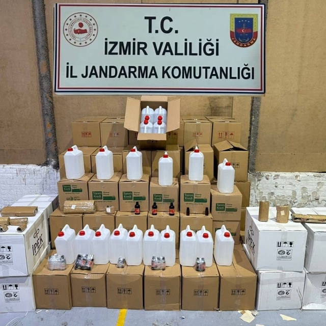 İzmir'de sahte içki operasyonu: 2 bin 850 litre etil alkol ele geçirildi