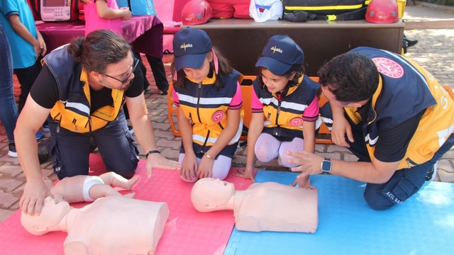 Kırşehir'de 317 sağlık ekibi vatandaşların imdadına yetişiyor