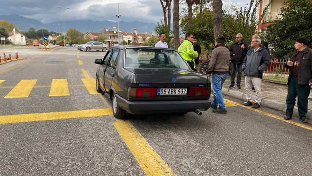 Yaya geçidinden geçmeye çalıştı, otomobil çarptı: 1 yaralı