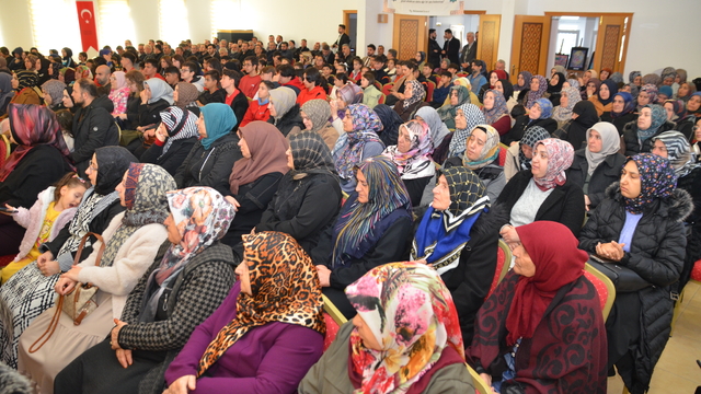 Kahramankazan'da resim ve hikaye yazma yarışmasında dereceye giren öğrenciler ödüllendirildi