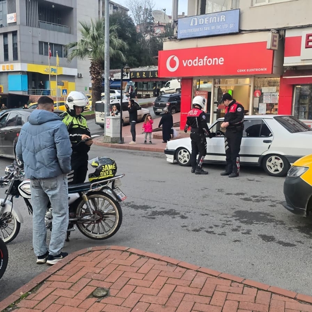 Zonguldak'ın Ereğli ilçesinde modifiyeli araçlara yönelik geniş çaplı denet...