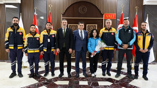 Vali Aygöl telsizden sağlık personellerine seslendi: "Sizlerle gurur duyuyoruz"