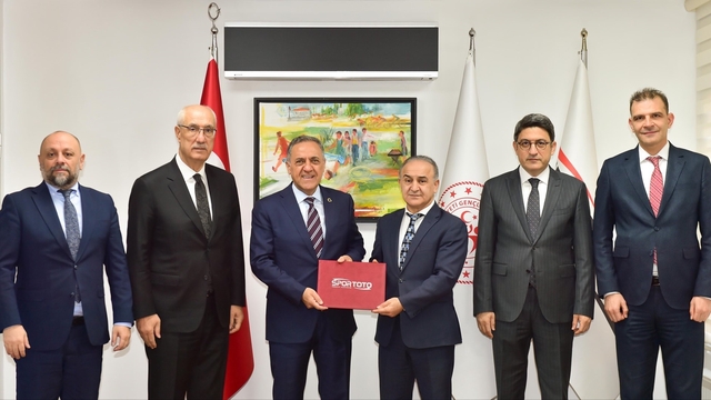 Genç'e 750 kişilik yeni spor salonu
Yatırım protokolü imzalandı