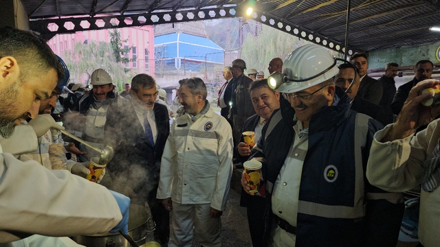 Çalışma ve Sosyal Güvenlik Bakan Yardımcıları, madencilerle buluştu