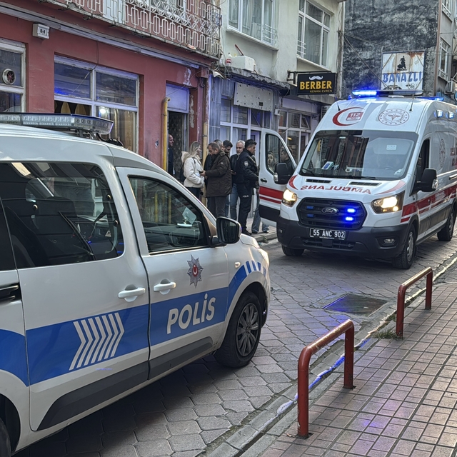 Kardeşiyle birlikte arkadaşını bıçakladı