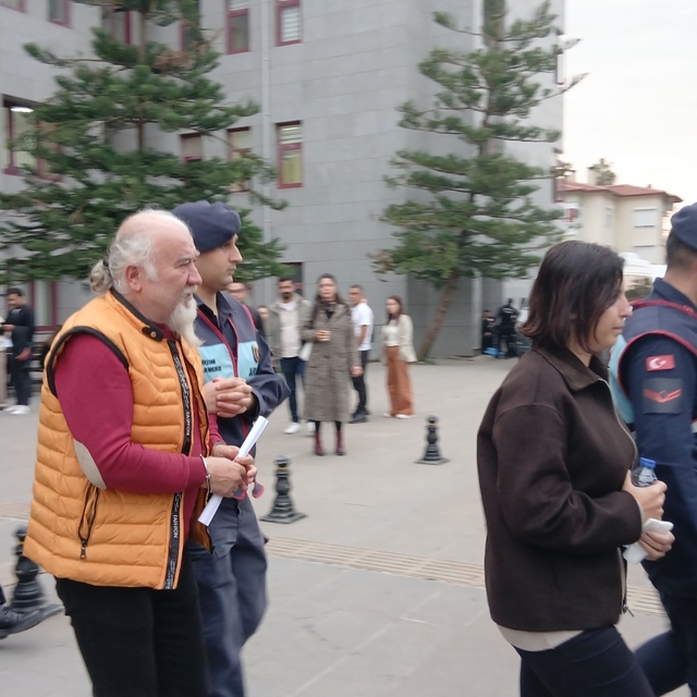 Manavgat Belediyesi'nde 'ihaleye fesat karıştırma' soruşturmasında 3 tutukl...