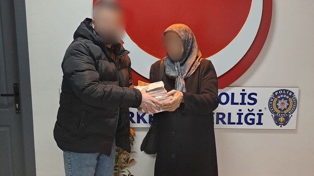 Kendini polis olarak tanıtıp 316 bin 700 TL'lik ziynet eşyasını dolandırdı, kısa sürede yakalandı