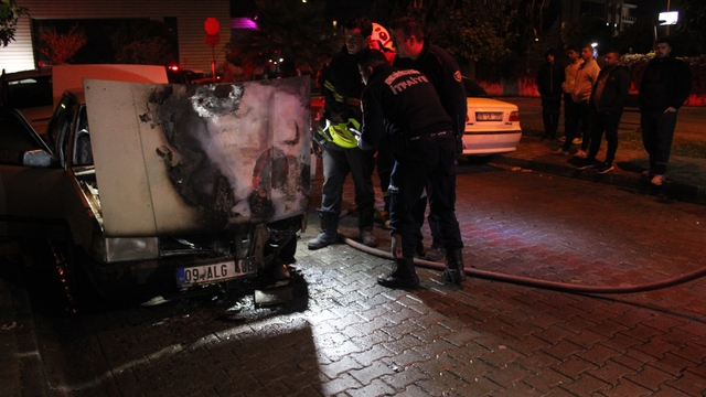 Park halindeki otomobil küle döndü