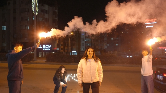 Dünya şampiyonu Asuman'a memleketinde coşkulu karşılama