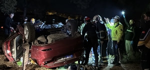 Karabük'te otomobil, refüjdeki ağaca çarpıp ters döndü: 1 ölü