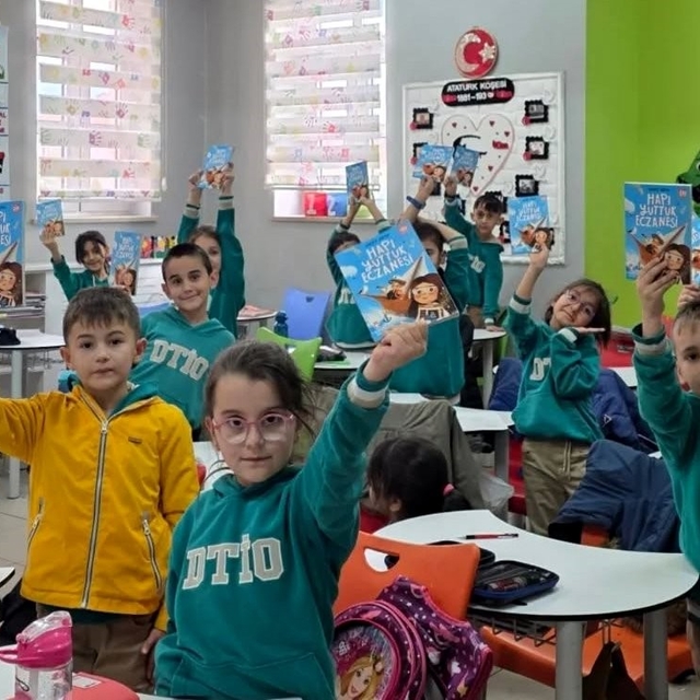 Demirkent TOKİ Ortaokulu'nda "Kitapla Büyüyen Aile" Projesinin ikinci buluş...