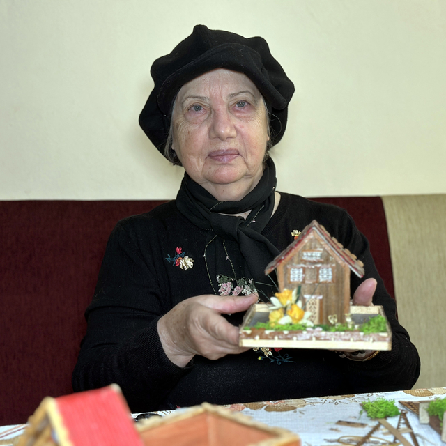 İnşaat ustası babasının yaptığı eski Edirne evlerini, rölyefle buluşturdu