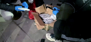 Bagajdan suç örgütlerine satılacak 53 ruhsatsız tabanca çıktı