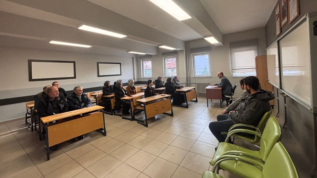 Müdür Kilitci: "Velilerin bilinçli tutumu öğrencilerin başarısında önemli rol oynamaktadır"