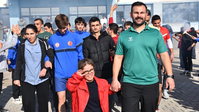 Spor lisesi öğrencileri, engelli öğrencileri ağırladı