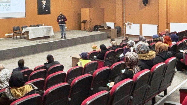 Emet ve Hisarcık'ta uyuşturucu ve uyarıcı madde kullanımının engellenmesine yönelik eğitim