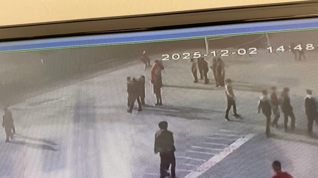 Nefessiz kalan öğrenci öğretmenin hızlı müdahalesi ile ölümden döndü
Teknoloji tasarım öğretmeni Nurcan Beşer:
"Ben hayatımda böyle bir an yaşamadım; hem üzüldüm hem de sevindim"
"Çocuğumuzun o gün orada hayatını kaybedebileceğini düşündüm"