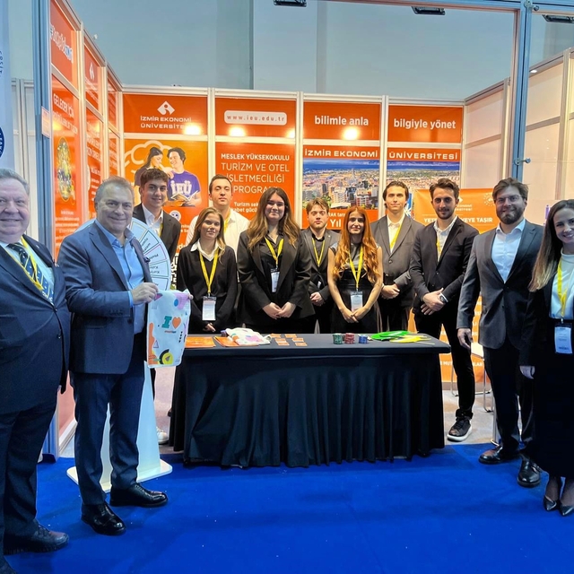 Fuara 'İzmir Ekonomi' damgası
Gençlerden 'sürdürülebilir turizm' vurgusu