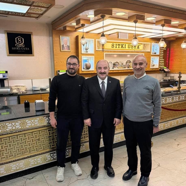 Sıtkı Usta devlet erkanını ağırlıyor