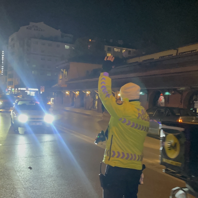 Eskişehir'de asayiş ve trafik uygulaması
453 Şahıs ve 138 araç sorgulanırke...