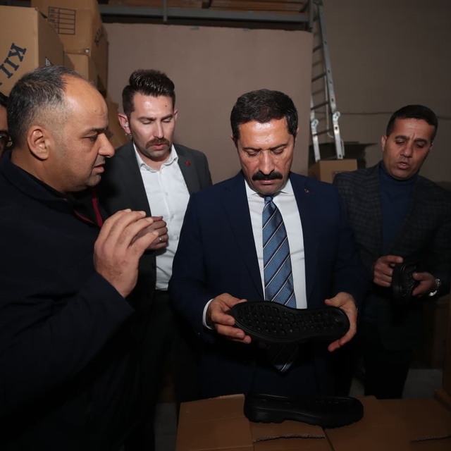 Vali Masatlı, Reyhanlı'da ayakkabıcılar sitesi esnafıyla bir araya geldi