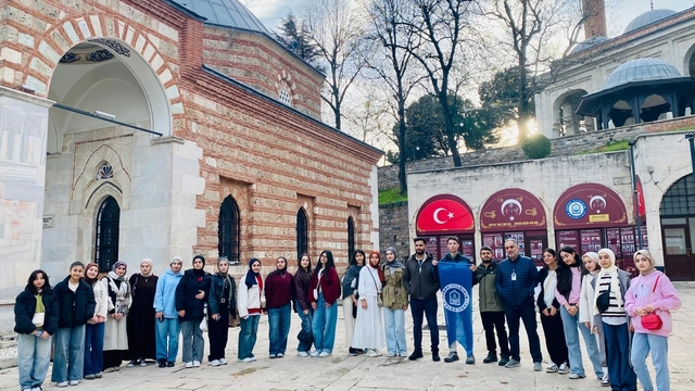 Yıldırımlı gençler Bursa'yı keşfediyor