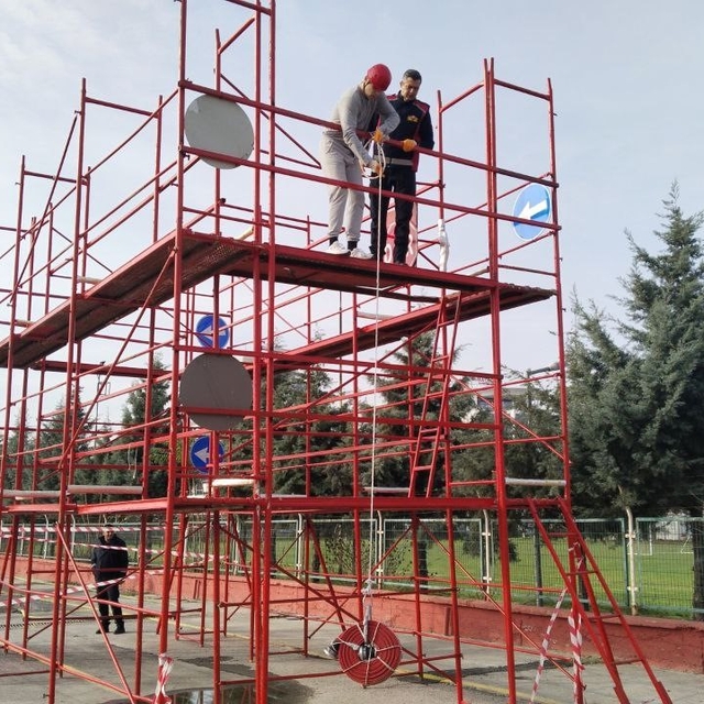 Survivor değil zabıta mülakatı: Zabıta adayları zorlu parkurlarda yarıştı