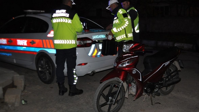 Yalvaç'ta 456 kişi ve 206 araç denetlendi, 4 araç trafikten men edildi