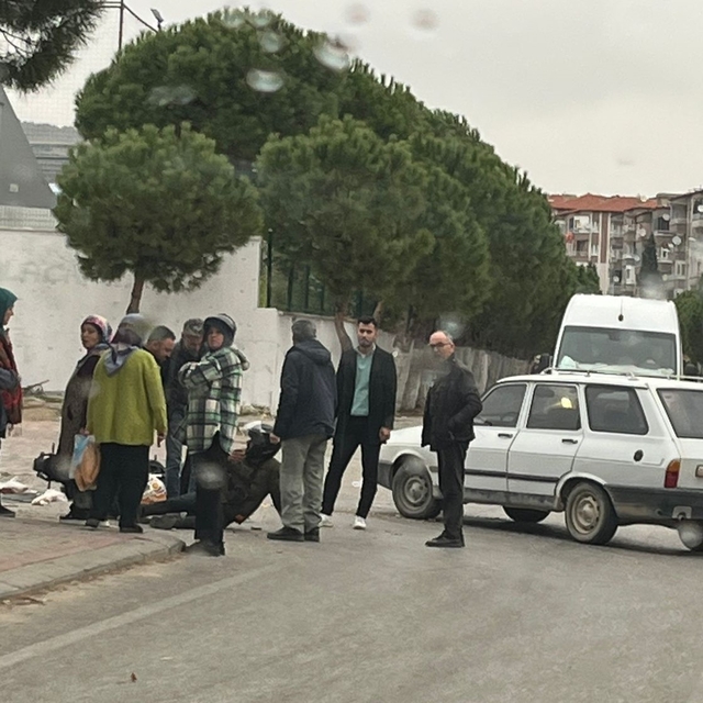 Motosiklet ve otomobilin karıştığı kazada 1 kişi yaralandı