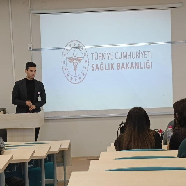 Düzce'de bebek, çocuk ve genç akademisi eğitim yapıldı