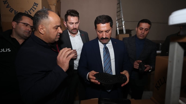 Vali Masatlı, Reyhanlı'da ayakkabıcılar sitesi esnafıyla bir araya geldi