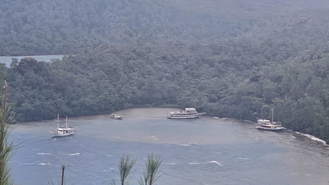 Marmaris'te 3 tekne karaya oturdu