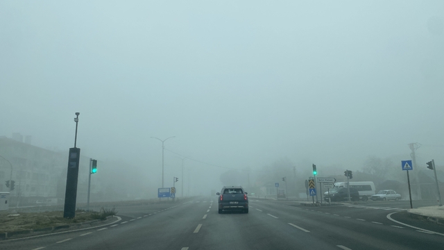 Çorum'da yoğun sis ulaşımı olumsuz etkiledi: Görüş mesafesi 30 metreye kadar düştü