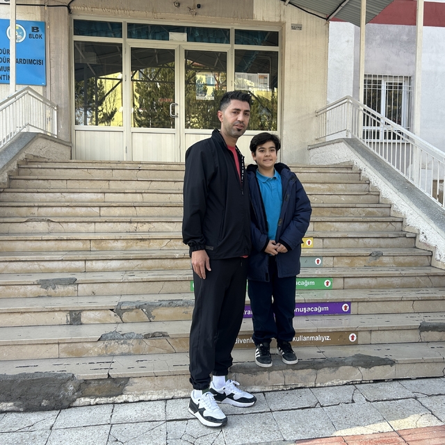 Nefes borusuna mandalina kaçan öğrenciyi Heimlich manevrasıyla kurtardı (2)