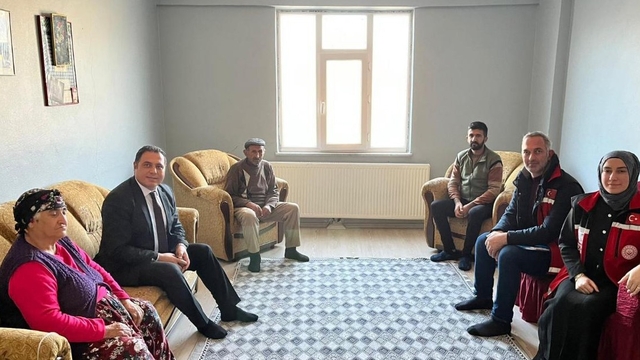 Kağızman'da şehit ve gazi aileleri ziyaret edildi