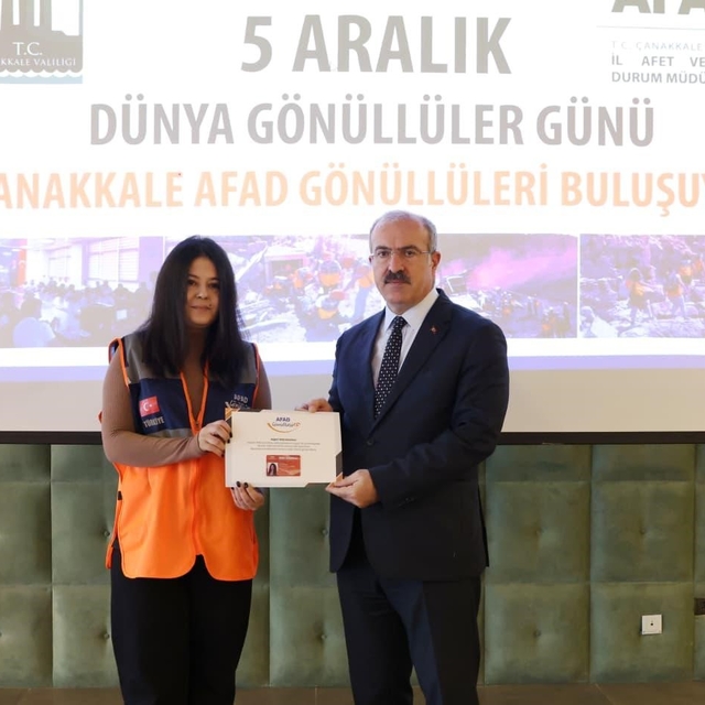 Çanakkale'de AFAD gönüllülerine kimlik kartları teslim edildi