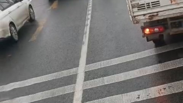 Ayvalık'ta polisten kaçan sürücü kovalamacada kıskıvrak yakalandı