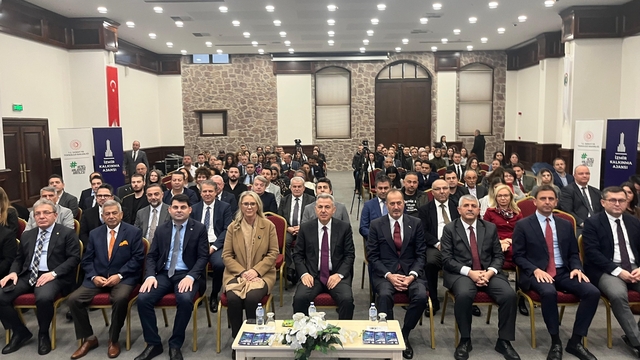 İzmir Valisi Elban: "Kurulan İzmir Kaynak Verimliliği Merkezi, Türkiye'de ilk ve tek kurum"