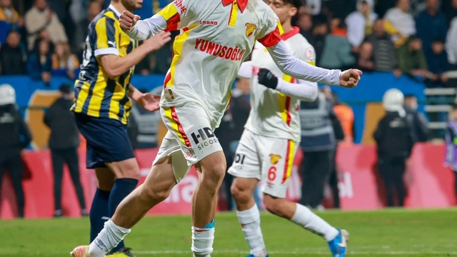 Göztepe ve Manisa FK'dan 4 futbolcu gözaltında