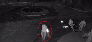 Mezarlıkta dubayı havuza fırlatıp kameraya el kol hareketi yaptılar