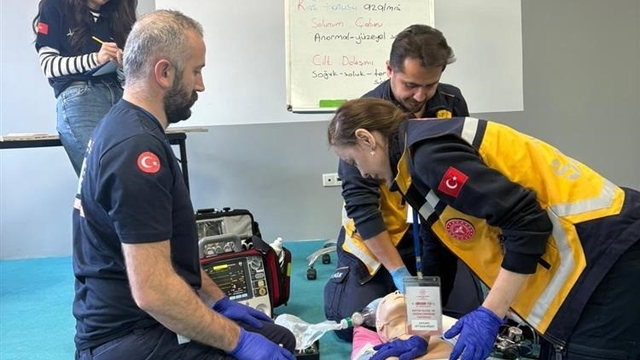 Giresun'da hayat kurtaran yarış
112 ekipleri zorlu senaryolarda ter döktü