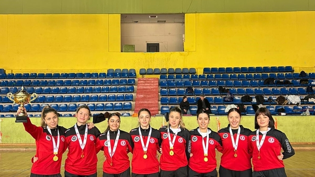 Ege Yıldızları Hokey takımı Tiflis Kupası'nı Muğla'ya getirdi