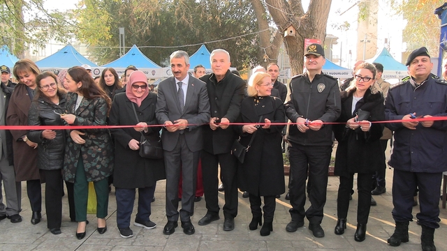 Edirne'de polis eşleri tek yürek oldu, tüm ürünler tükendi