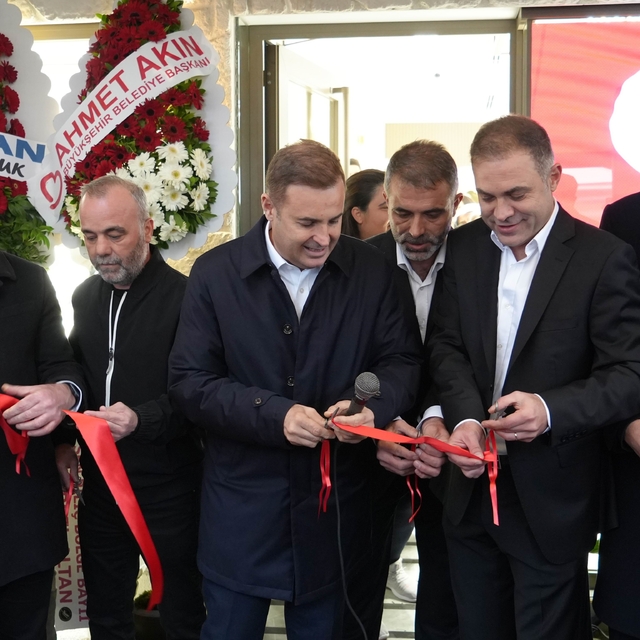 Başkan Akın ve Milletvekili Sarı açılışta buluştu